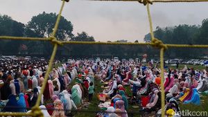 Khusyuknya Salat Id Warga Muhammadiyah Cimahi di Lapangan Rajawali