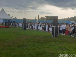 Jemaah Muhammadiyah Mamuju Salat Idul Fitri di Stadion Manakarra
