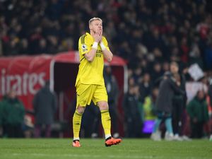 Eror Horor Ramsdale, Ketularan De Gea? Eror Horor Ramsdale, Ketularan De Gea?