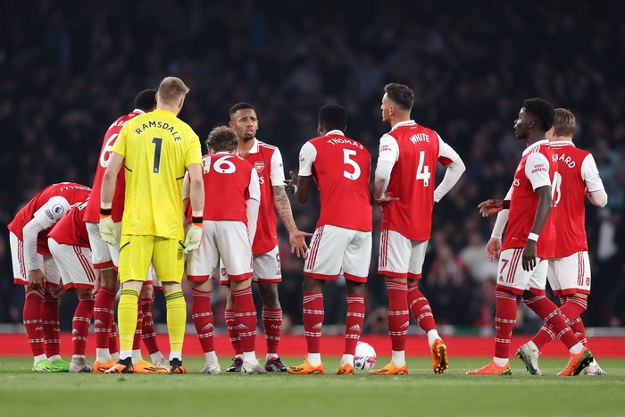 Arsenal LONDON, ENGLAND - APRIL 21: Gabriel Jesus of Arsenal and teammates look dejected after conceding their side's second goal scored by Theo Walcott of Southampton (not pictured) during the Premier League match between Arsenal FC and Southampton FC at Emirates Stadium on April 21, 2023 in London, England. (Photo by Julian Finney/Getty Images)