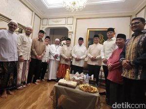 Presiden PKS Silaturahmi dengan Anies dan AHY di Rumah Salim Segaf