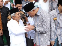 Usai Salat Id Bareng Jokowi di Solo, Ganjar Mudik ke Purbalingga