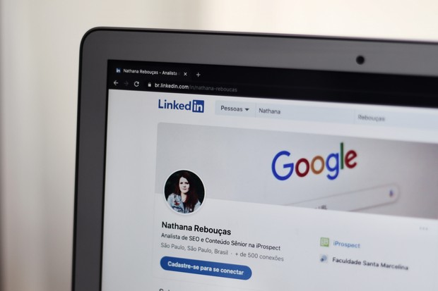 Ilustrasi memanfaatkan LinkedIn/Foto: Unsplash/Nathana Rebouças Ilustrasi memanfaatkan LinkedIn/Foto: Unsplash/Nathana Rebouças