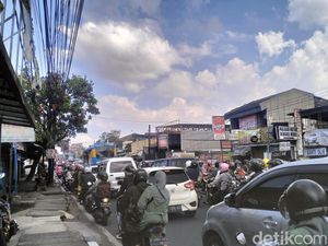 Lebaran, Jalan Ujungberung-Pasirimpun Bandung Macet Parah Lebaran, Jalan Ujungberung-Pasirimpun Bandung Macet Parah