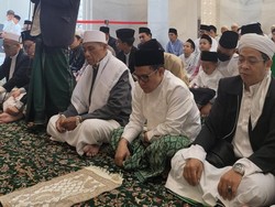Cak Imin dan Keluarga Salat Id di Masjid Al Istiqomah Kemang