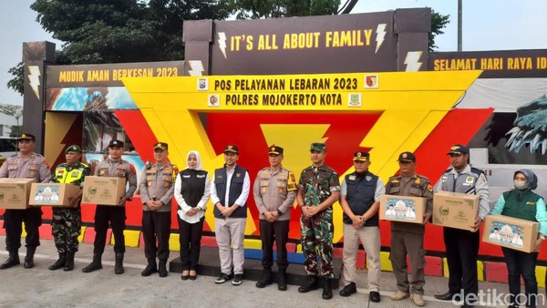 Kunjungan DPR RI di Pos Mudik Lebaran Polres Mojokerto