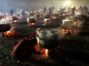 Makanan Gratis untuk Warga Kurang Mampu Rayakan Lebaran di Cape Town Makanan Gratis untuk Warga Kurang Mampu Rayakan Lebaran di Cape Town