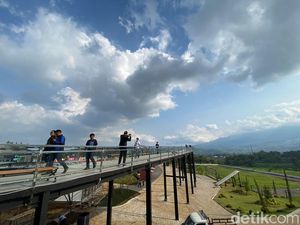 Harga hingga Tips Berkunjung ke Jembatan Kaca di Malang Skyland Harga hingga Tips Berkunjung ke Jembatan Kaca di Malang Skyland