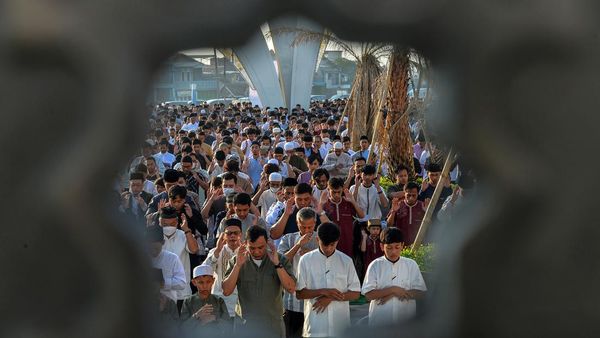 Masjid Raya Al Jabbar Gelar Salat Idul Fitri Perdana