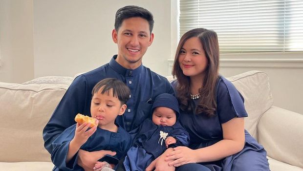 Pakai Baju Kembaran, 7 Potret Artis Rayakan Lebaran Bareng Keluarga