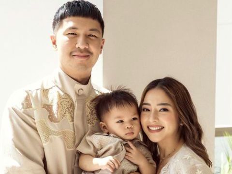 Pakai Baju Kembaran, 7 Potret Artis Rayakan Lebaran Bareng Keluarga