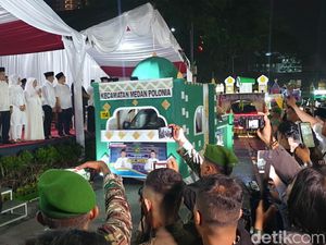190 Mobil Hias Meriahkan Malam Takbiran di Medan 190 Mobil Hias Meriahkan Malam Takbiran di Medan