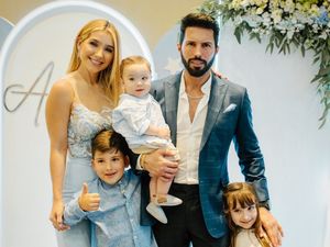 Duh! Pria Ini Jual Embrio Seharga Rp 29,8 Miliar, Diklaim sebagai Bibit Unggul Duh! Pria Ini Jual Embrio Seharga Rp 29,8 Miliar, Diklaim sebagai Bibit Unggul