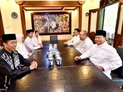 Jokowi Unggah Momen Hari Pertama Lebaran Bersama Prabowo
