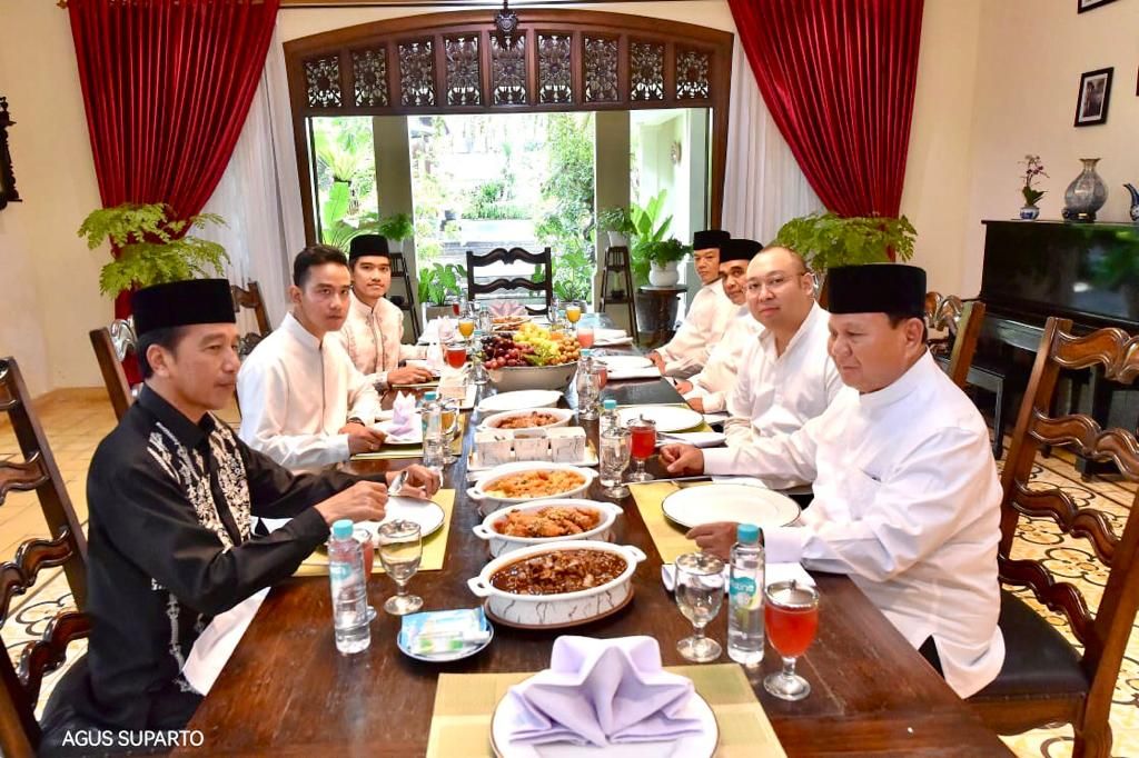 Prabowo Silaturahmi ke Rumah Jokowi di Solo (Agus Suparto/Fotografer Presiden Jokowi)