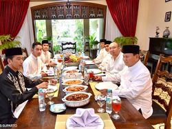 Prabowo Jadi Satu-satunya Tamu Jokowi di Hari Pertama Lebaran