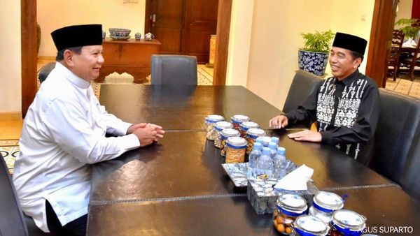 Potret Senyum Jokowi dan Prabowo saat Silaturahmi Lebaran di Solo