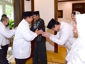 Gibran Unggah Momen Kaesang Sajikan Prabowo Nasi, Netizen: Kode Nih...