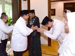 Gibran Unggah Momen Kaesang Sajikan Prabowo Nasi, Netizen: Kode Nih...