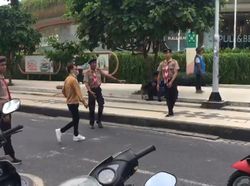 Polisi Libatkan Pramuka di Pospam-Posyan Idul Fitri, Bantu Warga yang Membutuhkan