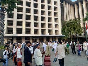 Jemaah Salat Id Padati Masjid Istiqlal