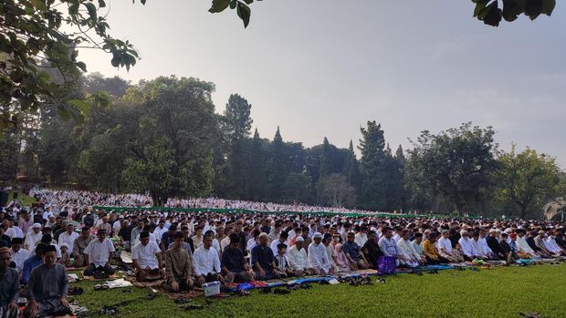 Suasana salat Id ribuan warga di Kebun Raya Bogor (Rizky/detikcom)