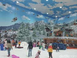 Bahagianya Pengunjung Trans Snow World Makassar: Main Salju Serasa di Eropa