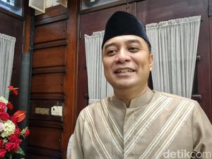 Eri Sebut Warga Surabaya Akan Lihat Sisi Lain Ganjar Usai Tolak Israel Eri Sebut Warga Surabaya Akan Lihat Sisi Lain Ganjar Usai Tolak Israel
