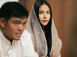 6 Potret Pengajian 7 Bulanan Estelle Linden, Paras Cantiknya Bikin Salfok 6 Potret Pengajian 7 Bulanan Estelle Linden, Paras Cantiknya Bikin Salfok