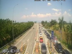 Exit Tembelang Tol Jombang Macet, Antrean Mengular hingga 800 Meter