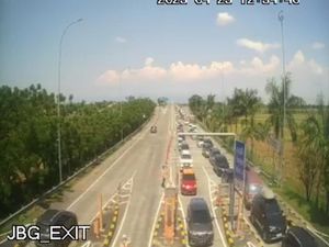 Exit Tembelang Tol Jombang Macet, Antrean Mengular hingga 800 Meter Exit Tembelang Tol Jombang Macet, Antrean Mengular hingga 800 Meter