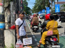 Fathur Bocah SMP Jualan Minuman di Ragunan Saat Lebaran, Raup Cuan Jutaan