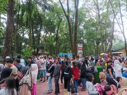 Makin Sore Makin Ramai, Penampakan Ragunan di Lebaran Hari Kedua