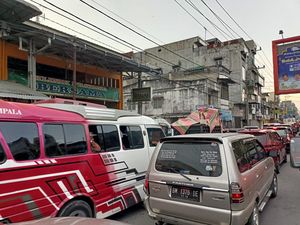 Macet Sempat Terjadi gegara Warga Asik Swafoto di Jembatan Sei Wampu