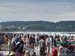 Niat Hati Wisata ke Pangandaran, Apa Daya Kena Macet di Jalan