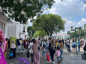 Kota Tua Ramai Dikunjungi Warga di Hari Kedua Lebaran