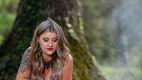 7 Foto Viral Wanita Bikin Pemotretan Perceraian, Bakar Gaun Pengantin