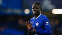 NGolo Kante kemudian menyusul Benzema ke Al Ittihad. Gelandang Prancis itu juga meninggalkan Chelsea dan memilih ke Timur Tengah. (Foto: Getty Images/Craig Mercer/MB Media)