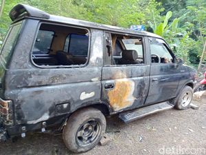 Pembakaran Mobil kembali Terjadi di Probolinggo, Motifnya Masih Misteri Pembakaran Mobil kembali Terjadi di Probolinggo, Motifnya Masih Misteri