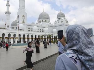 Jumlah Wisatawan di Solo Meroket Lebaran Ini, Dispar Ungkap Penyebabnya Jumlah Wisatawan di Solo Meroket Lebaran Ini, Dispar Ungkap Penyebabnya