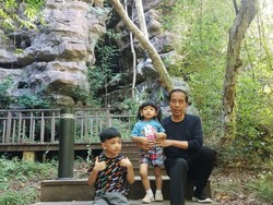 Serunya Libur Lebaran Jokowi di Labuan Bajo, Jan Ethes Lengket Terus