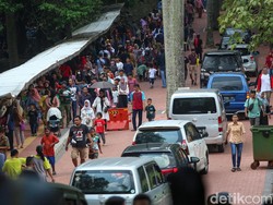 Ragunan Mulai Padat, Polisi Lakukan Pengalihan Arus Lalu Lintas