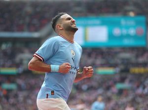 Tinggalkan Man City, Riyad Mahrez Resmi Gabung ke Al Ahli Tinggalkan Man City, Riyad Mahrez Resmi Gabung ke Al Ahli
