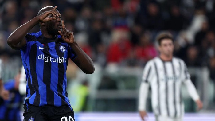 TURIN, ITALY - APRIL 04: Romelu Lukaku of FC Internazionale celebrates after scoring his teams first goal during the Coppa Italia Semi Final match between Juventus FC and FC Internazionale at Allianz Stadium on April 4, 2023 in Turin, Italy. (Photo by Sportinfoto/DeFodi Images via Getty Images)