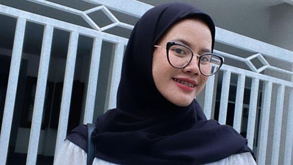 Pilih Sopan, Ini 5 Gaya Siskaeee Berhijab Saat Lebaran