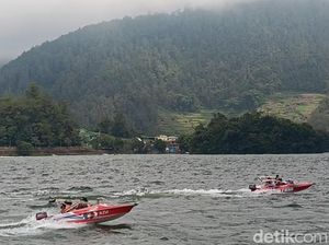 Terpopuler: Banyak Orang Jerman Kepincut Tinggal di Telaga Sarangan Terpopuler: Banyak Orang Jerman Kepincut Tinggal di Telaga Sarangan