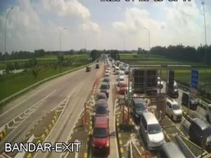 Jalur Bandar Kedungmulyo Jombang Padat, Akses Keluar Tol Jomo Dialihkan Jalur Bandar Kedungmulyo Jombang Padat, Akses Keluar Tol Jomo Dialihkan