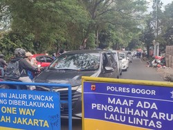 Macet Arah Jakarta sedang Dikuras, Simpang Gadog Arah Puncak Ditutup