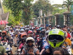 Ragunan Diserbu Warga di Hari Kedua Lebaran, Potret Antrenya Ngeri