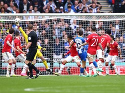 Taklukkan Brighton Via Penalti, MU Ditantang City di Final Piala FA